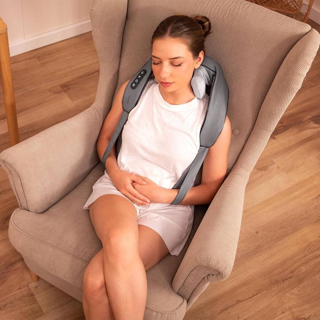 Your Neck and Shoulders Deserve a Break: Create a Simple Evening Relaxation Routine 💆🌿