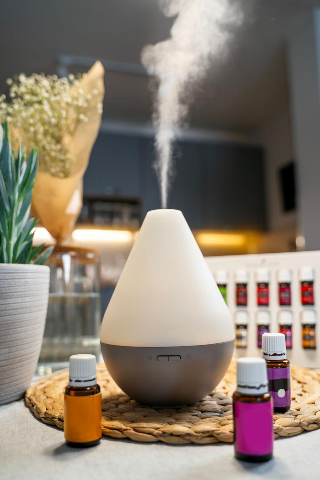 A Beginner's Guide to Aromatherapy at Home 🌿