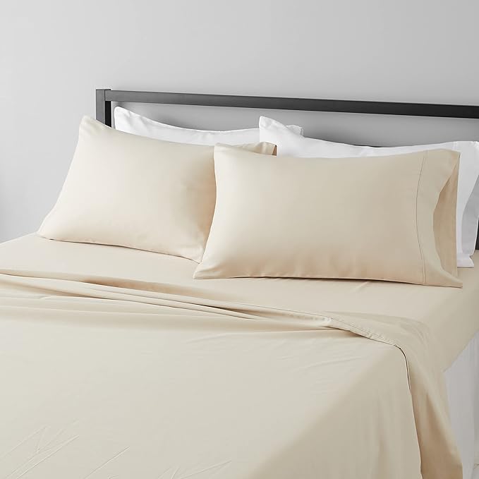 Amazon Basics Breathable, Ultra-Soft Microfiber 4-Piece Bed Sheet Set by AmazonBasics