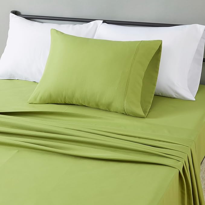 Amazon Basics Lightweight Super Soft Easy Care Wrinkle Free Microfiber 3 Piece by AmazonBasics