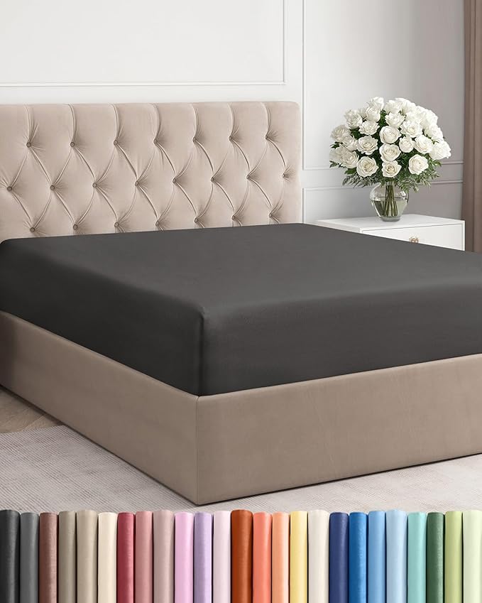 King Fitted Bed Sheet by CGKUnlimited