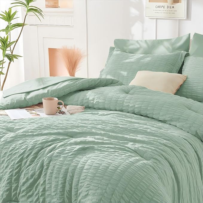 HYMOKEGE Sage Green Duvet Cover King Size, Ultra Soft 3-Piece Seersucker Duvet - Image 3