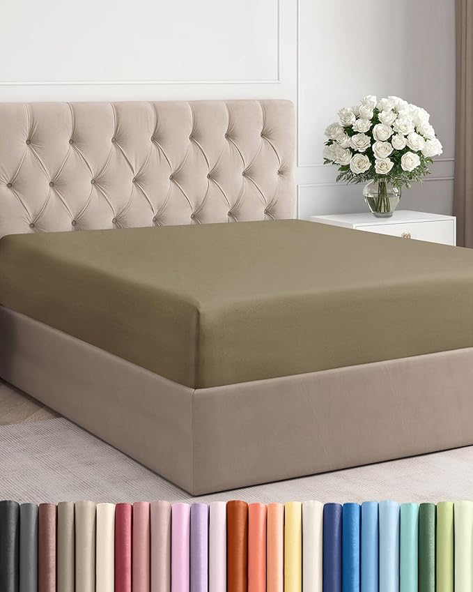 Queen Fitted Bed Sheet by CGKUnlimited