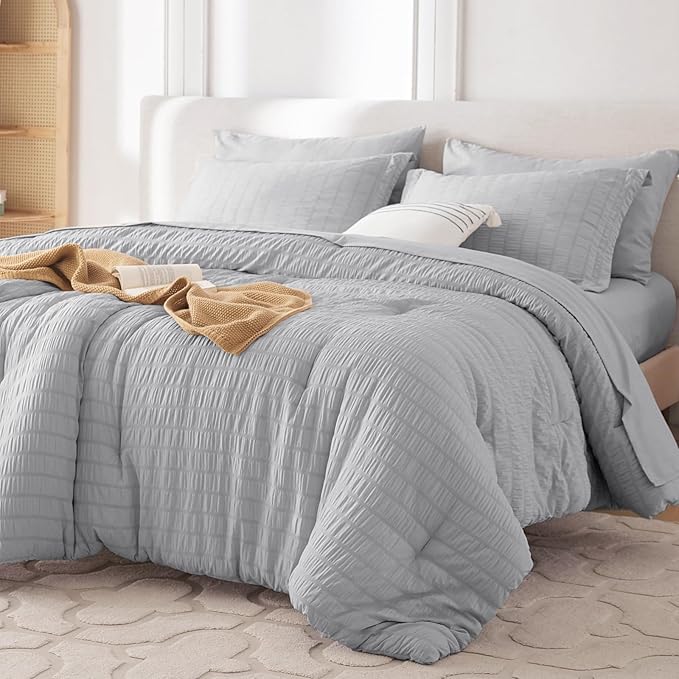 MUXHOMO 7 Pieces California King Comforter Set, Seersucker Bed in a Bag Cal by MUXHOMO