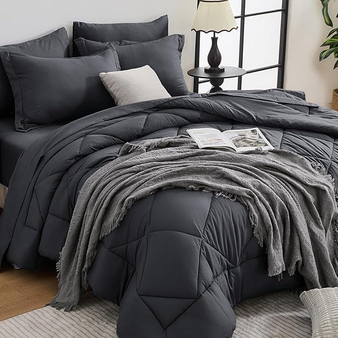 HEVUMYI Full Comforter Set by HEVUMYI