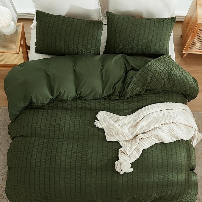AveLom Dark Olive Green Seersucker Duvet Cover Set King, 3 Pieces, Soft Washed - Image 4