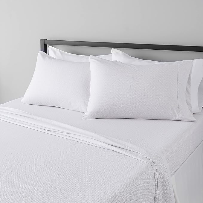 Amazon Basics Lightweight Super Soft, Wrinkle Free, Wrinkle Resistant by AmazonBasics
