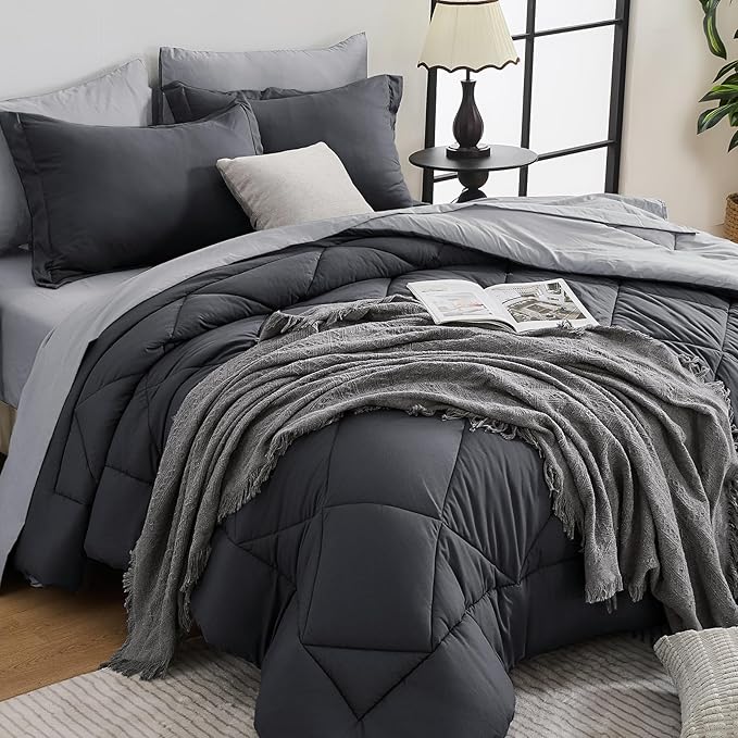 HEVUMYI Twin Comforter Set by HEVUMYI