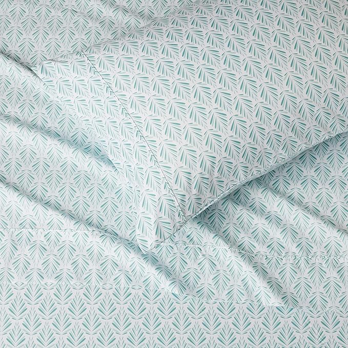 Amazon Basics Lightweight Super Soft Easy Care Wrinkle Free Microfiber 3 Piece - Image 3