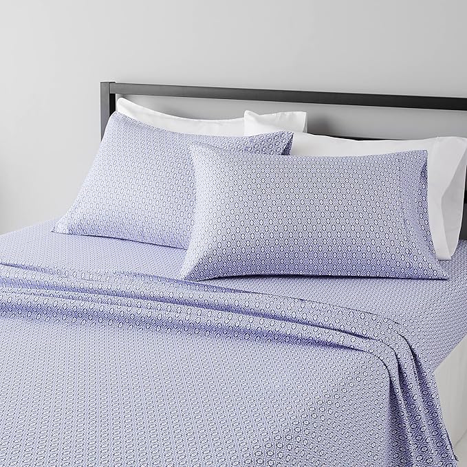 Amazon Basics Breathable Lightweight Super Soft Brushed Microfiber 4-Piece Bed by AmazonBasics