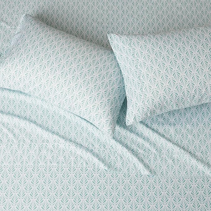 Amazon Basics Lightweight Super Soft Breathable Wrinkle-Free Microfiber 4-Piece - Image 3